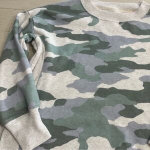 Aerie Oversized Pullover Sweatshirt Size XS Camo Print